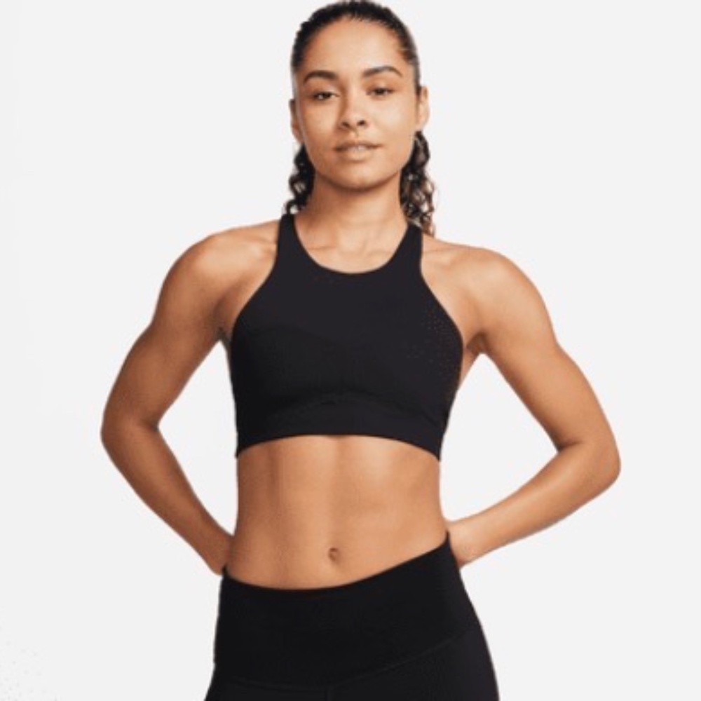 Nike Women's Yoga Alate Curve Sports Bra